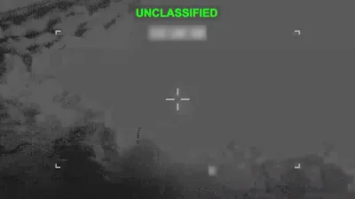 אמעריקע ווייזט מיליטערישע פעסטקייט מיט אטאקעס אויף איראן