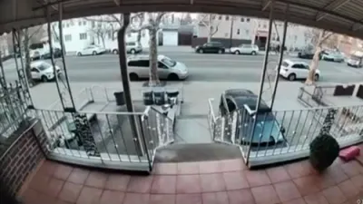 טויטלעכער ברוקלין קראך נאכדעם וואס א ווען האט אריינגעקראכט אין אן FDNY טראק.