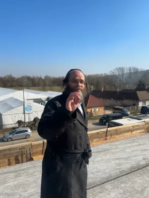 אין שטאט קערעסטיר ווערט אין די טעג פארענדיגט די סטרוקטור פון בית מדרשו של הרה"ק רבי ישעי'לע קערעסטירער זי"ע