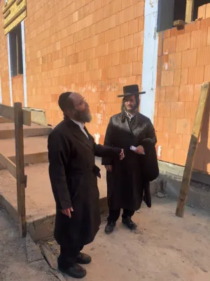 אין שטאט קערעסטיר ווערט אין די טעג פארענדיגט די סטרוקטור פון בית מדרשו של הרה"ק רבי ישעי'לע קערעסטירער זי"ע