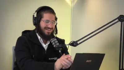 וויאזוי אלי וועבער האט אויפגעבויט א ביזנעס טוענדיג וואס ער האט ליב