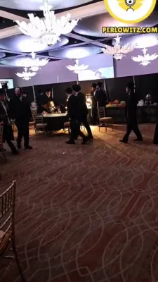 הערליכע אסיפה מיט צוקונפטיגע איינוואוינער פון לעיקפראנט פלארידע 