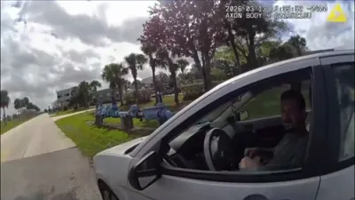 א פלארידא'ער מאן ארעסטירט נאכ'ן פארן ריווערס אויפ'ן הייוועי כדי צוצוקומען צו א געשעפט...