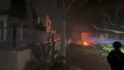 נעכטן נאכט, האט א ראקעט געטראפן א הויז אין דימונה בשעת איראן פארברייטערט איר באראזש.