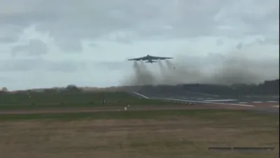 אמעריקאנער בי-52 באמבארדירער ווערן ארויסגעשיקט פון ענגלאנד צו איראן אפעראציעס.