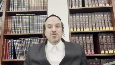 א הערליכע מעשה נורא: די גרויסקייט פון דעם שכר פון א כזית מצה &ndash; דורך הרב אליהו שווארץ ביים שיעור עמוד היומי 'דרשו' פסחים דף קכא