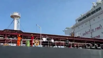 אינדיע פארזיכערט די דורכגאנג פאר טאנקערס אין הארמוז