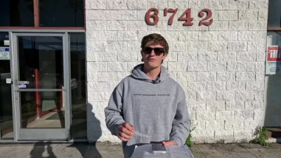 ניק שירלי דעקט אויף מיליאנען דאלער פראוד אין קאליפארניע 