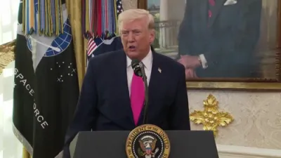 טראמפ גיבט קרעדיט פאר די אמעריקאנע מיליטער פארן פאראליזירן די איראנער נעיווי פאר עטליכע טעג.