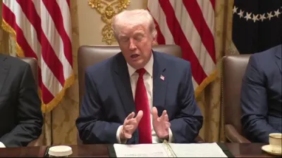 טראמפ זאגט אז איראן בעט פאר אמעריקאנער פארהאנדלונגען צוליב עסקאלאציע אינעם קריג