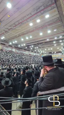 הרה"צ רבי אלימלך בידערמאן שליט"א ביים מעמד אתכנשו - למסיימי ספרי הזוה"ק