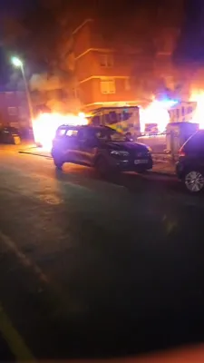 3 פארשוינען אין גאלדערס גרין צינדן אונטער פיר אידישע אמבולאנסן - פולע בילדער און ווידיאוס