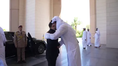 זעלענסקי מאכט א דראון דיעל מיט קאטאר