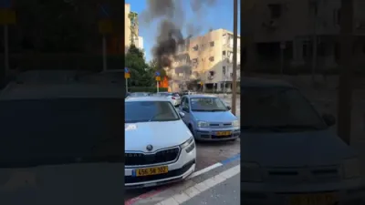 זעקס פארוואונדעטע אין תל אביב נאך א באליסטישע ראקעט אטאקע 