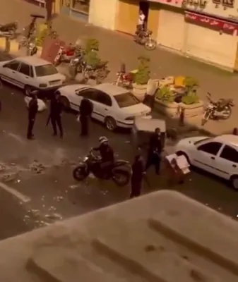 איראן מיליציע ווידיאו פארשטארקט שטיצע פאר טראמפ'ס קאמפיין.