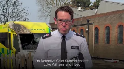 פאליציי אין לאנדאן פארשן אויס די אטאקע אויף אידישע אמבולאנסן