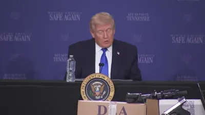 טראמפ זאגט אז ער שטופט אפ פרישע אטאקעס אויף איראן נאך גאר גוטע געשפרעכן 