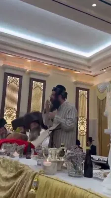 וויאזוי האט אויסגעקוקט מכת צפרדע?...