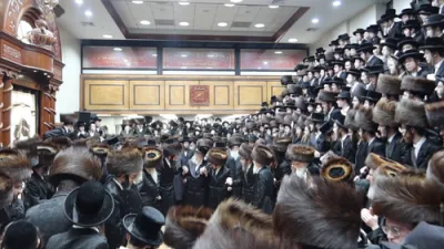 כ"ק אדמו"ר ממונקאטש שליט"א בשמחת בית סקולען ישועות יעקב