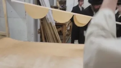 כ"ק אדמו"ר מבית מרדכי הצדיק רבי מרדכי שטיינער שליט"א ביים מצות באקן