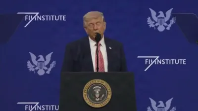 טראמפ טענה'ט אז די איראנער פירערשאפט איז באהאלטענערהייט געווען צופרידן ווען סולעמאני איז געהארגעט געווארן.