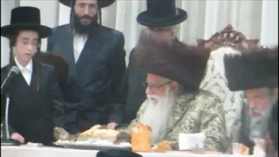 ווידיאו פון שמחת הבר מצווה בחצר הקודש צאנז