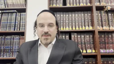 א הערליכע מעשה דע ליל הסדר ביי הרה"ק החתם סופר והדברי חיים מצאנז זי"ע &ndash; דורך הרב אליהו שווארץ ביים שיעור עמוד היומי 'דרשו' מסכת שקלים דף ו' ע"א