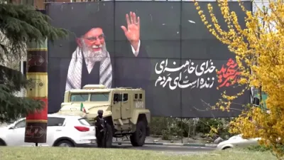 איראן באשולדיגט די טראמפ אדמיניסטראציע אין פלאנירן אן אפענסיווע בשעת דיפלאמאטיע.