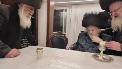 כ"ק אדמו"ר מדושינסקיא שליט"א באזוכט ביי כ"ק ראב"ד ירושלים שליט"א לרגל המועד