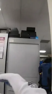 דריי פארברעכער ארעסטירט נאכן שעדיגן א טעכנאלאגיע געשעפט אין ענגלאנד, זיי זענען מעגליך פארבינדן צו א פאלעסטינע גרופע 