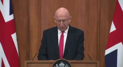 בריטאניע ווארנט פוטין נאכן נאכפאלגן רוסישע סובמארינען.