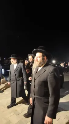 הגה"צ אב"ד ור"מ סאטמאר מאנסי שליט"א ביים ציון הקדוש אין ליסקא