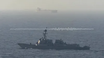 אמעריקאנע סענטקאם ווארנט מען זאל פאלגן די בלאקאדע אויפן הארמוז 