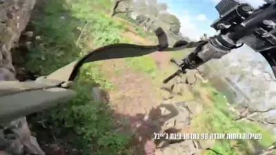 מדינת ישראל סאלדאטן פירן דורך אפעראציעס אין בינט דזשעבעל, לבנון