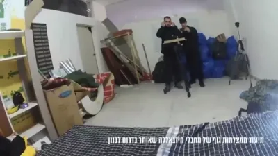 מדינת ישראל טענה'ט אז חיזבאללה גרייט אן ספעציעלע טויט באמבעס פאר זייערע נייע רעקרוטן, נאך בעפאר מ'שיקט זיי ארויס צו די שלאכטן.