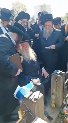 כ"ק אדמו"ר מניקלשבורג שליט"א אויף א נסיעה צו מקומות הקדושים 