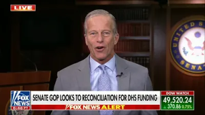 סענאט פירער דזשאן טון טענה'ט אז די עקסטרעמע לינקע האבן איבערגענומען די לייצעס אינעם סענאט, און דאס צווינגט די דעמאקראטן אפצואווארפן פארשטענדליכע פארשלאגן, ווי למשל פינאנצירן דעם דעפארטמענט אוו האומלענד סעקיורעטי.