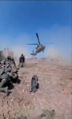 דראמאטישע ווידיאו צייגט ווי איזראעלי סאלדאטן שיסן אויף אן אויפרייס דראון וואס חיזבאללה האט ארויסגעשיקט היינט אינדערפרי, בשעת'ן עוואקואירן פארוואונדעטע אינעם דארף אטייבע.