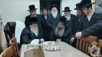 כ"ק אדמו"ר מסאדיגורא ירושלים שליט"א באזוכט ביי כ"ק אדמו"ר ממחנובקא שליט"א 