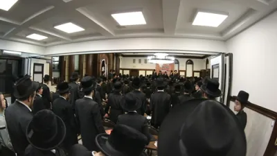 התייסדות חבורת 'שמרם' נגד פגע טעכנעלאגיע בחצר הקודש סקולען אין לעיקוואד