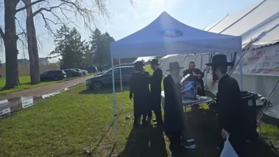 אידן זענען מתפלל אין דעטרויט ביומא דהילולא 