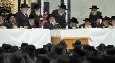 דברות קודש פון כ"ק אדמו"ר מסאטמאר שליט"א בנוגע קרית יואל והגלילות ביים יארצייט סעודה פון אביו הגה"ק בעל ברך משה מסאטמאר זצ"ל 