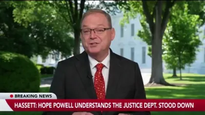 קעווין העסעט, לויבט אויס די היסטארישע שטארקייט פונעם ארבעטס מארקעט, ווען די צאל ארבעטסלאזע קלעימס האבן דערגרייכט דעם נידריגסטן שטאפל זינט די זעכציגער יארן.