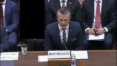 סעקרעטערי העגסעט שטעלט פאר א היסטארישע 7 פראצענט געהאלט העכערונג פאר די טרופן אלס טייל פון א מאסיווע 1.5 טריליאן דאלערדיגע מיליטערישע בודזשעט.