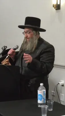 אידן באזוכן אין קאסא גראנדא אריזאנע 