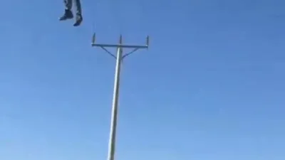 פערעשוט פליער סטאק געבליבן אויף עלעטעריק דרוטן אין צפון ארץ ישראל 
