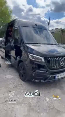 כ"ק אדמו"ר מוויען שליט"א באזוכט די היסטארישע בית המדרש אין גור