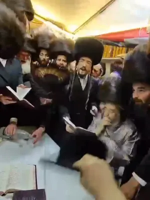 הרה"ק רבי יעקב מאיר שעכטער שליט"א אנגעקומען קיין מירון צום ערשטן מאל נאך 16 יאר 