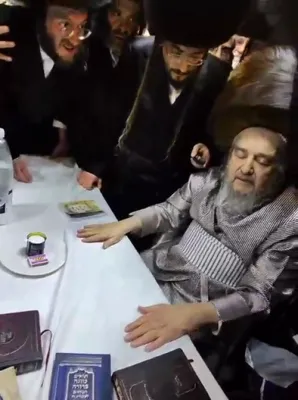הרה"ק רבי יעקב מאיר שעכטער שליט"א אנגעקומען קיין מירון צום ערשטן מאל נאך 16 יאר 