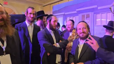 אפרים פעדער רעדט צו אינגעלייט וואס פלאנען צו מופן קיין לעיקפראנט פלארידע 